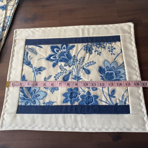 4 Two Sided Placemats Table Linens Beige Blue Floral Flowers Winter - Picture 5 of 6